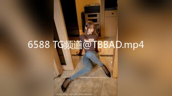 白衣黄发苗条妹子，近距离特写掰穴招牌动作倒立口交