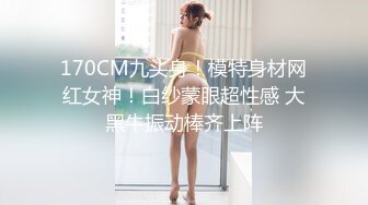 绝美颜值高冷御姐一声不吭 气质长发中分女