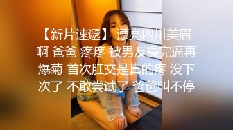 【熟女控】 哎呦卧槽，你这尿哗哗滴还不多啊，两熟女，在客厅撒尿，埋头舔吸尿液，厕所喝尿，互相舌吻舔逼，韵味太熟啦！