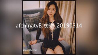 家境很不错的富二代小伙高价网约师范院校校花级性感美女酒店啪啪,非让美女把鸡巴舔到像棒槌一样硬时再操她!